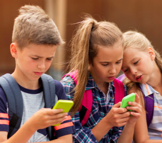 Une campagne française lance le défi aux enfants de stopper les écrans pendant 10 jours.