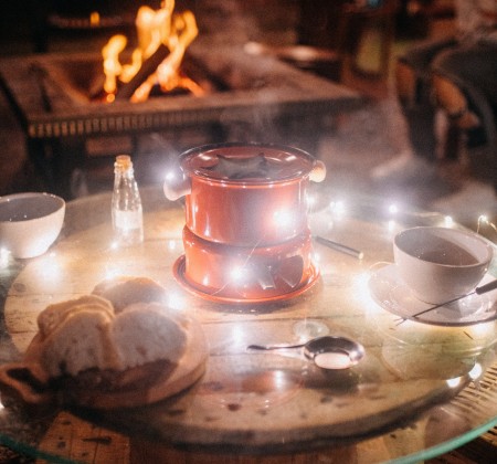 La Tradition de la Raclette et de la Fondue en Suisse